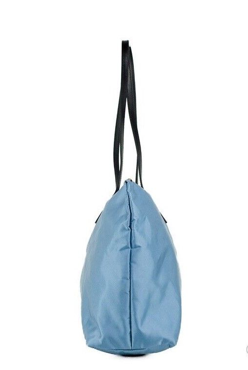 Bolso tote Portuna Medusa de piel de nailon de color azul aciano mediano