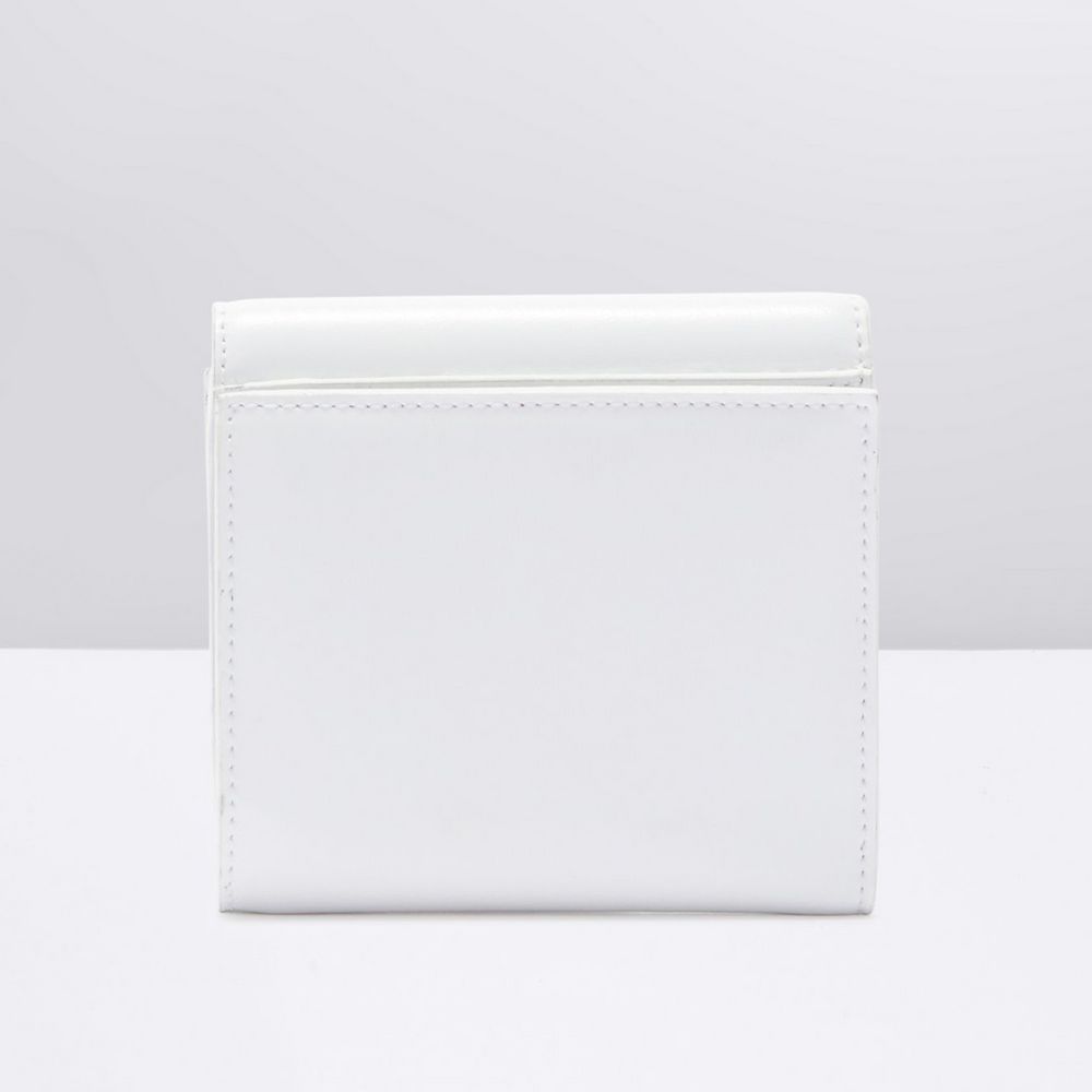 Cartera de piel blanca